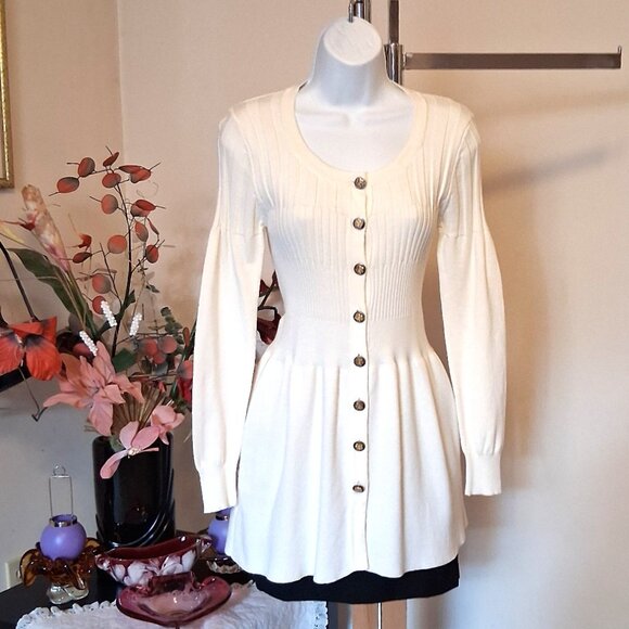 NWT Woman's White Cardigan Knit Lightweight Ladies Sweater Outerwear - Picture 3 of 8